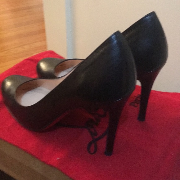 Authentic Christian Louboutin Black pumps size37 - Picture 2 of 5
